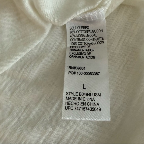 DEMOCRACY WOMEN’S WHITE SLEEVELESS  EMBROIDERED TOP - Picture 9 of 9